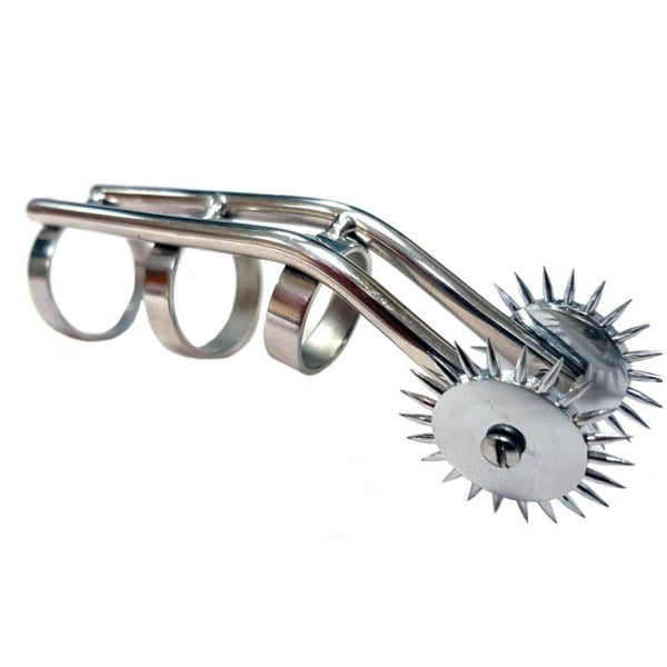 Rouge Silver Pinwheel Scratcher with Finger Rings