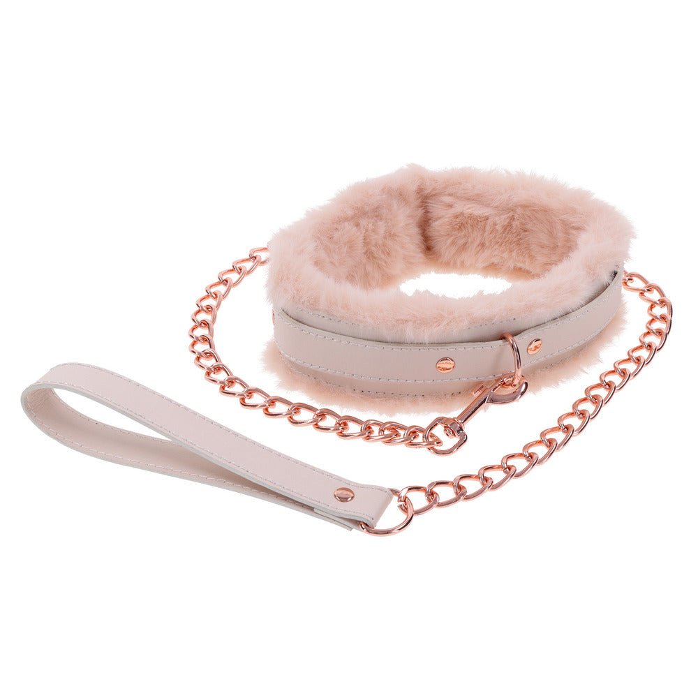Sportsheets Pink Fur Collar and Leash Set